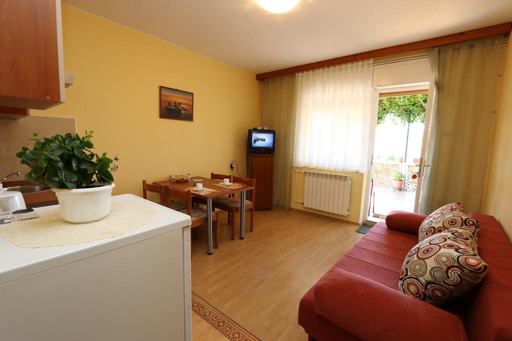 Apartment Mihajic M Klimno Εξωτερικό φωτογραφία