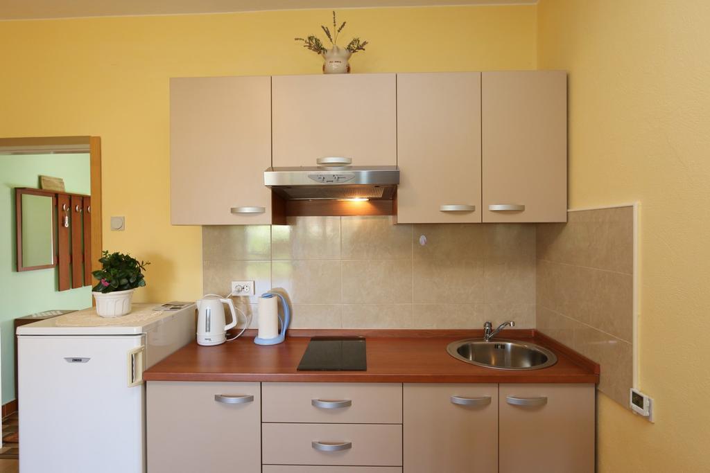 Apartment Mihajic M Klimno Εξωτερικό φωτογραφία
